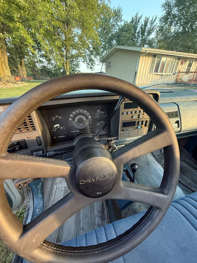 Chevy-1500-1989-silver-8