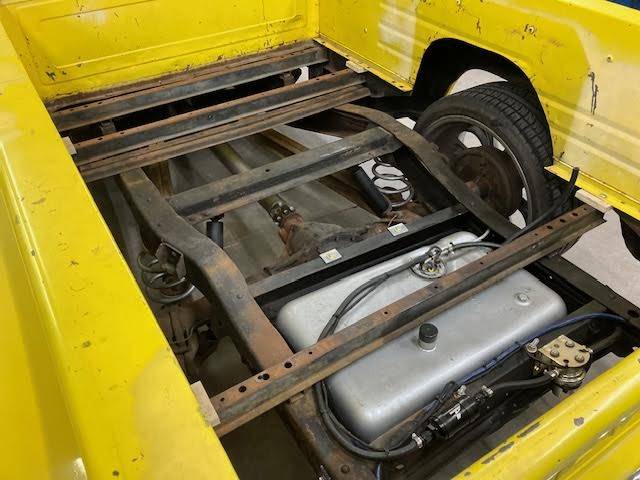Chevy-1500-pick-up-1963-yellow-1