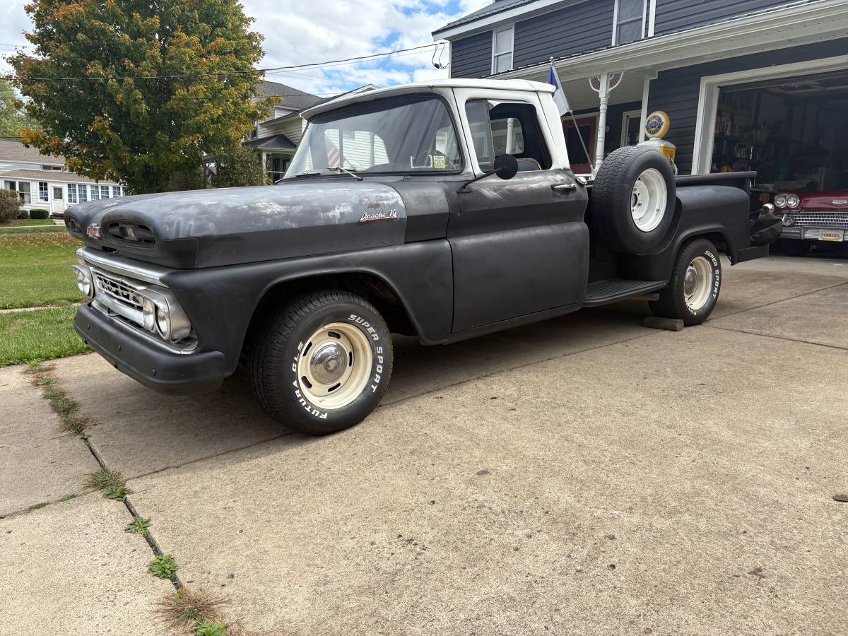 Chevy-1961-grey-12