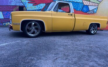 Chevy-1982-yellow-5