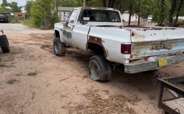 Chevy-1983-white-3
