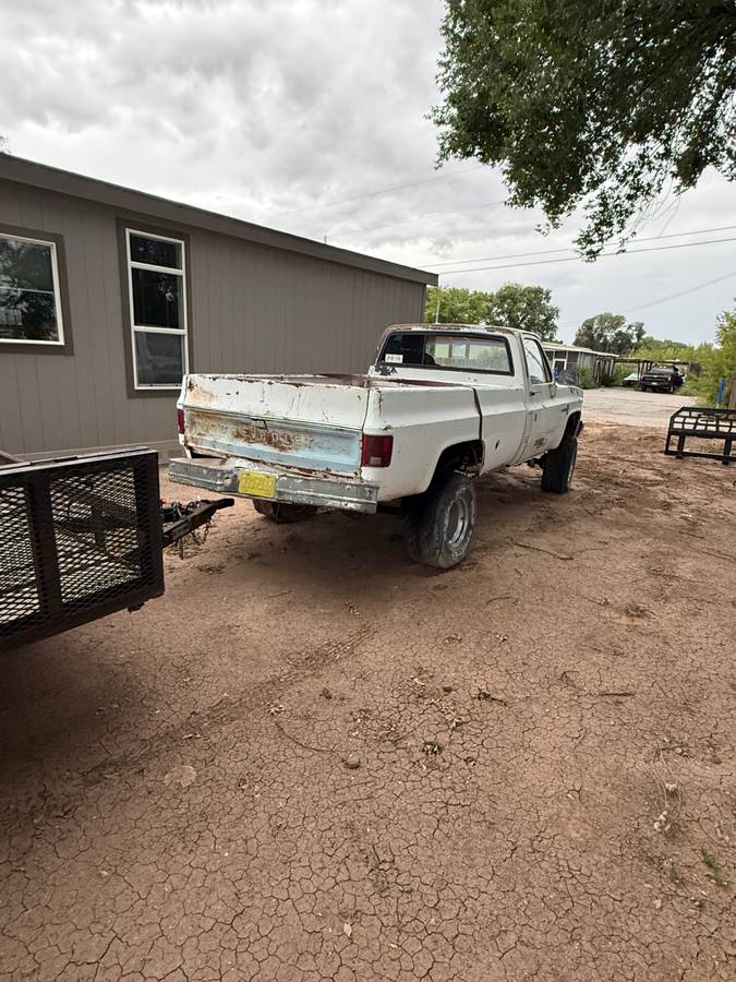 Chevy-1983-white-4