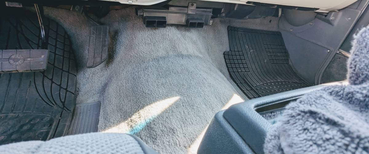 Chevy-1987-white-16