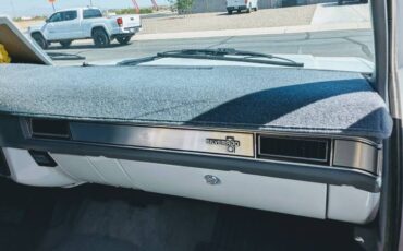 Chevy-1987-white-8