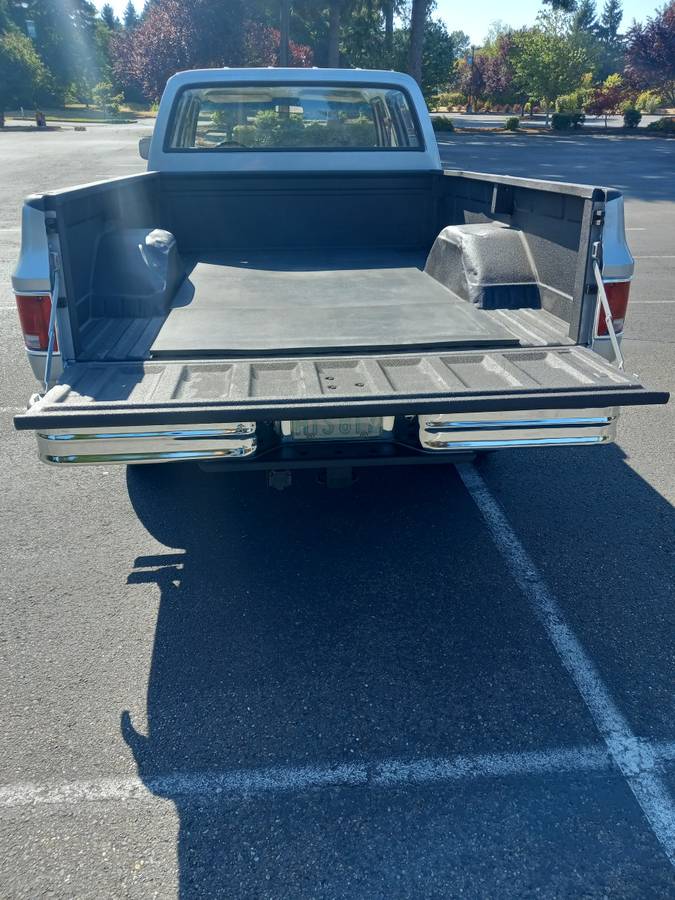 Chevy-1ton-pickup-1987-silver-4