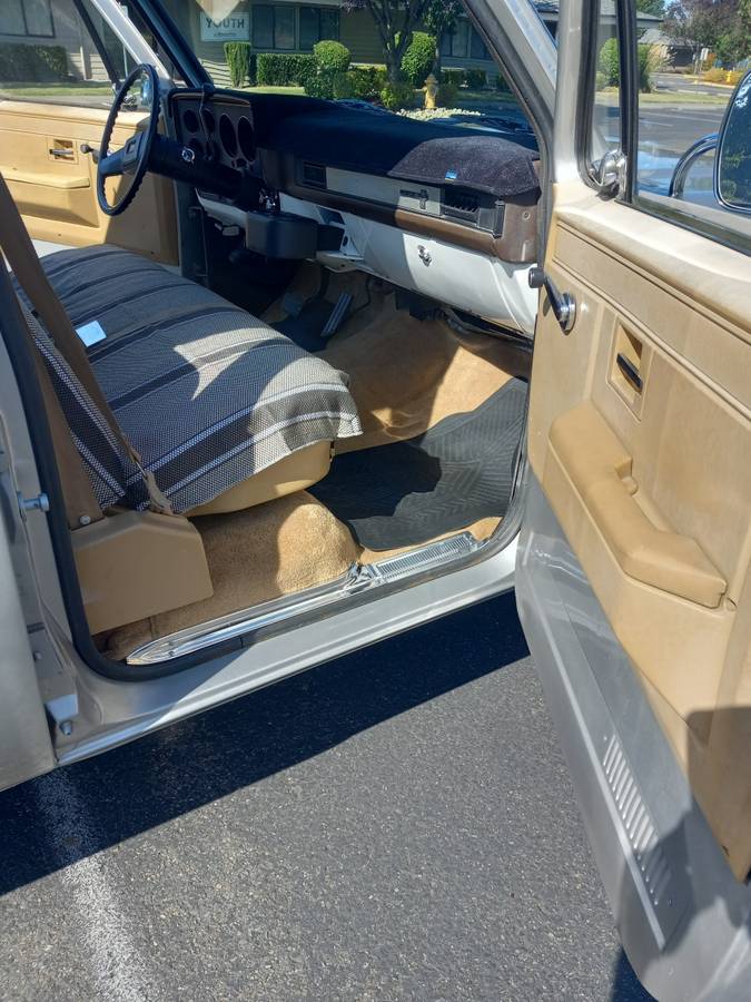 Chevy-1ton-pickup-1987-silver-9