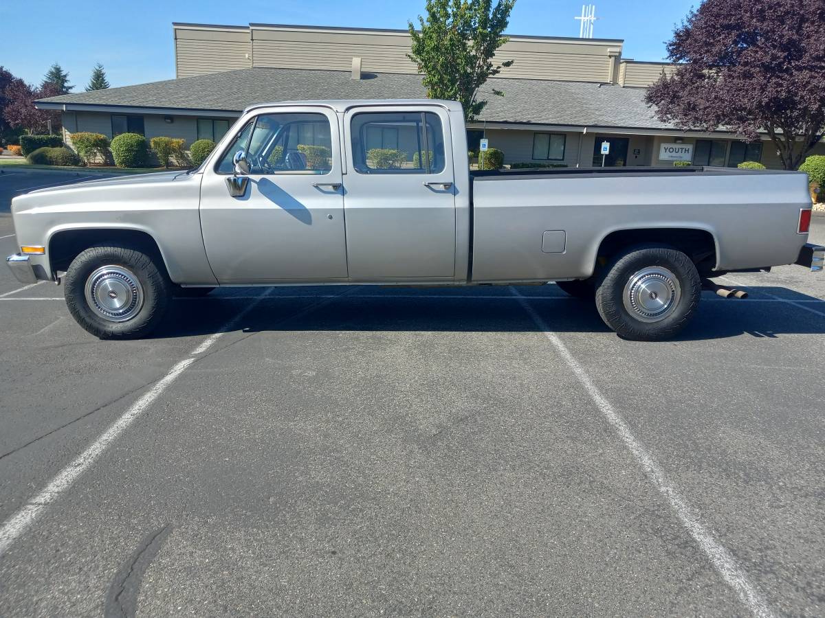 Chevy-1ton-pickup-1987-silver