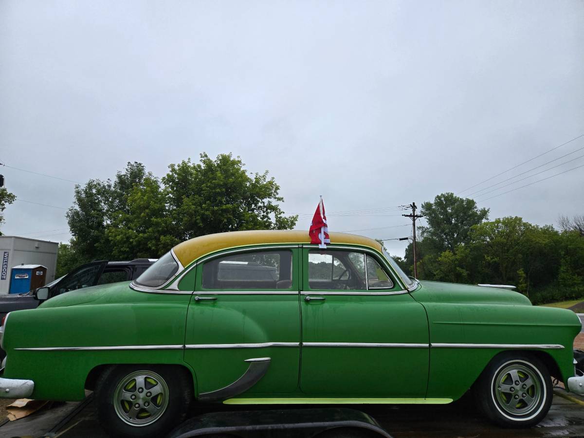 Chevy-210-1953-green-2