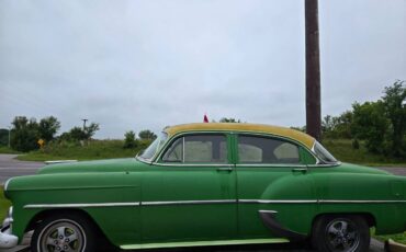 Chevy-210-1953-green-3