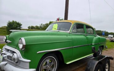 Chevy-210-1953-green-4