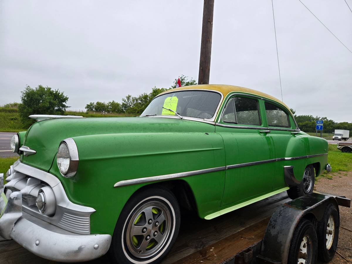 Chevy-210-1953-green-4