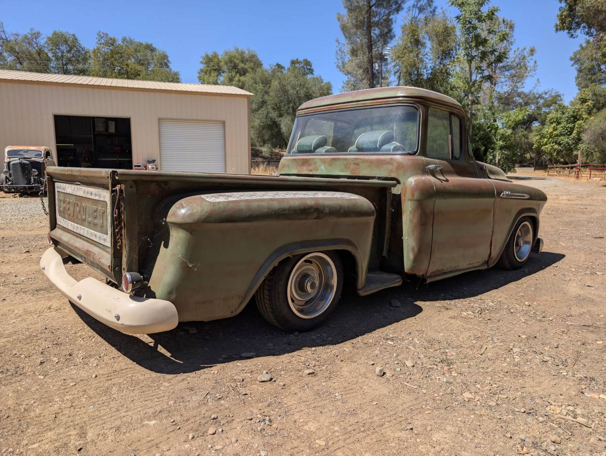 Chevy-3100-1956-custom-2