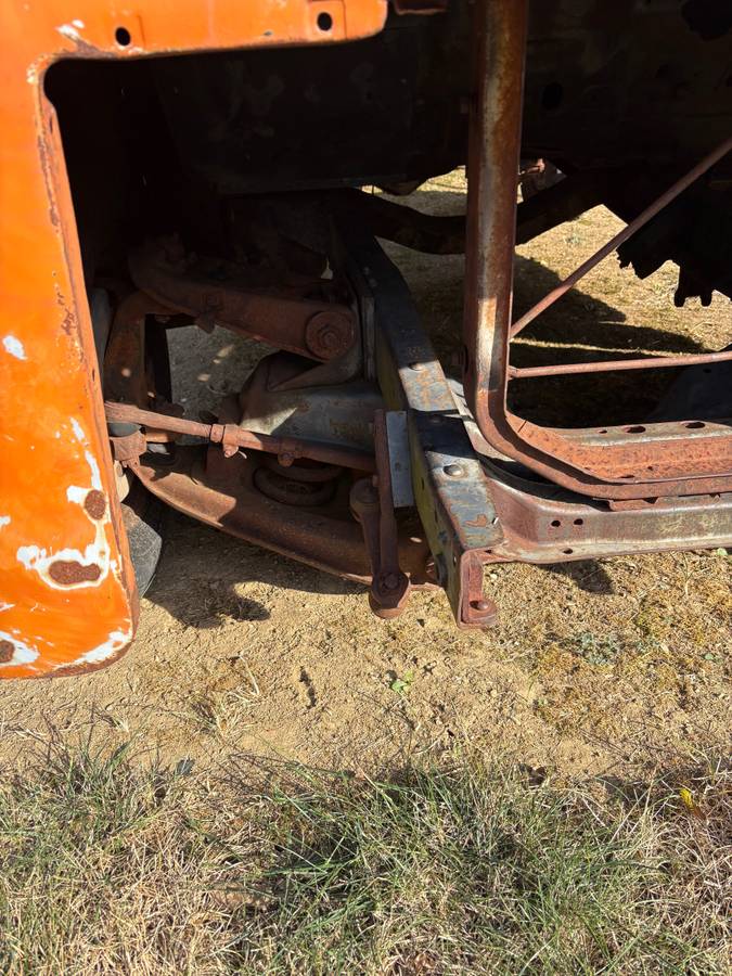 Chevy-3100-pickup-1951-orange-5