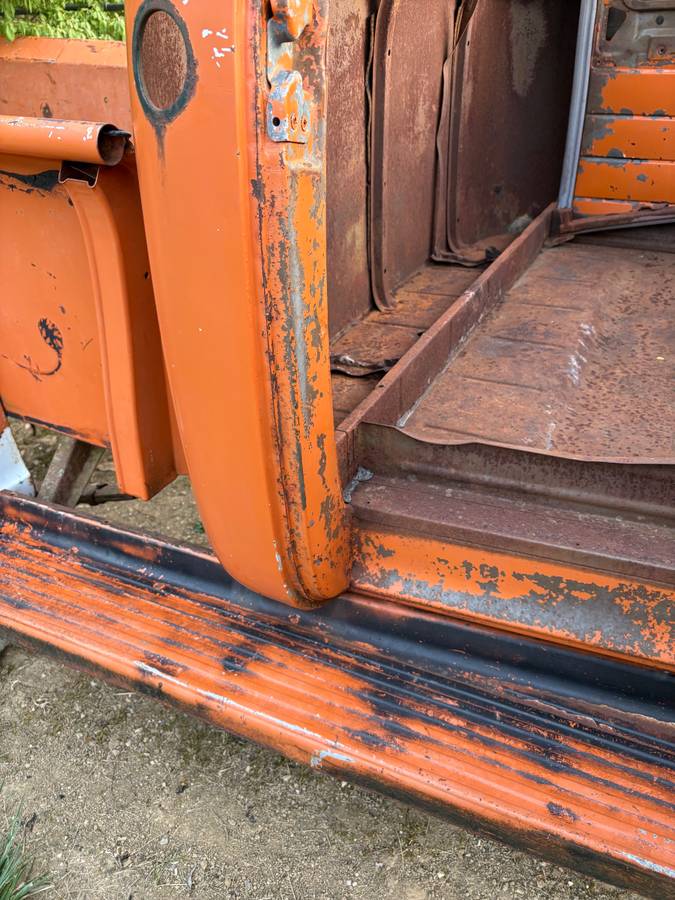 Chevy-3100-pickup-1951-orange-6