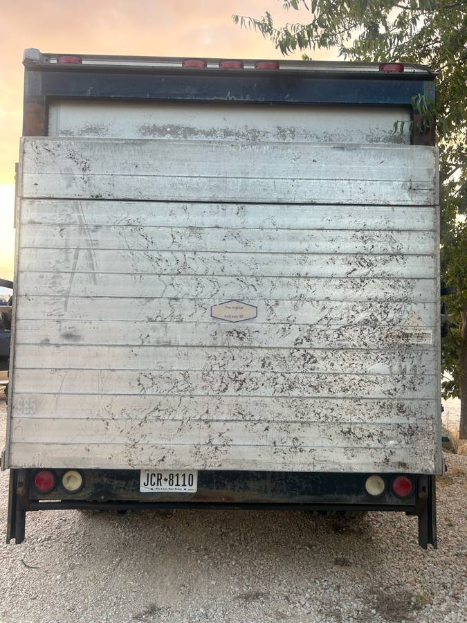 Chevy-350-1993-white-4
