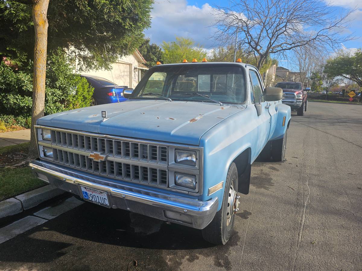 Chevy-3500-reg-cab.-1984