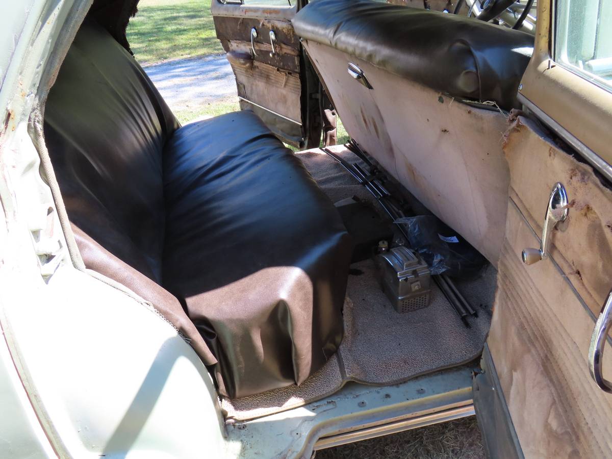 Chevy-4-door-1949-green-10