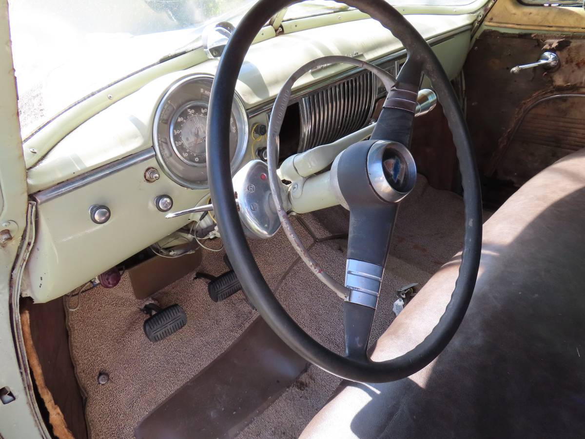 Chevy-4-door-1949-green-12