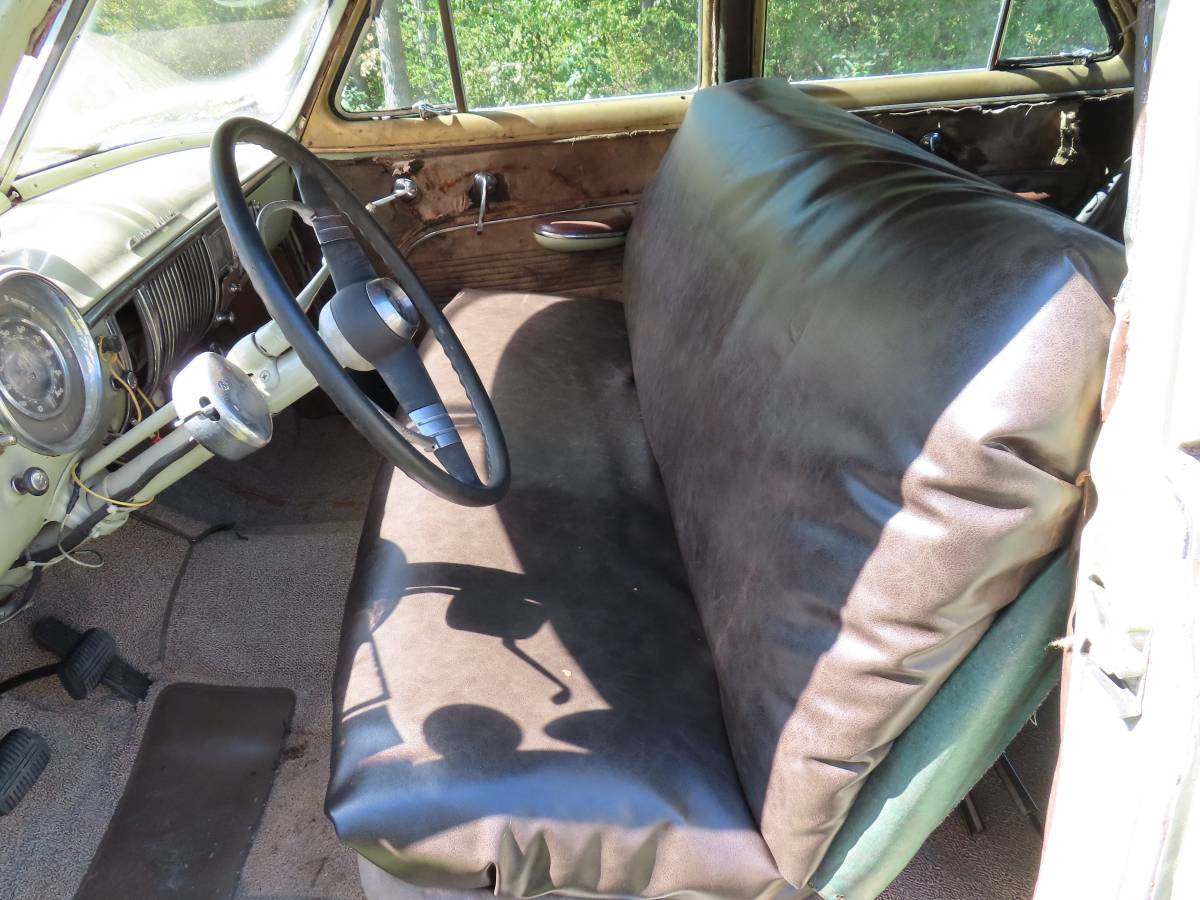 Chevy-4-door-1949-green-6