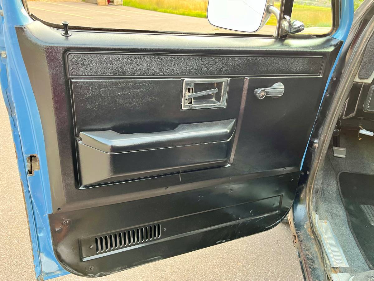 Chevy-4x4-custom-step-side-1979-13