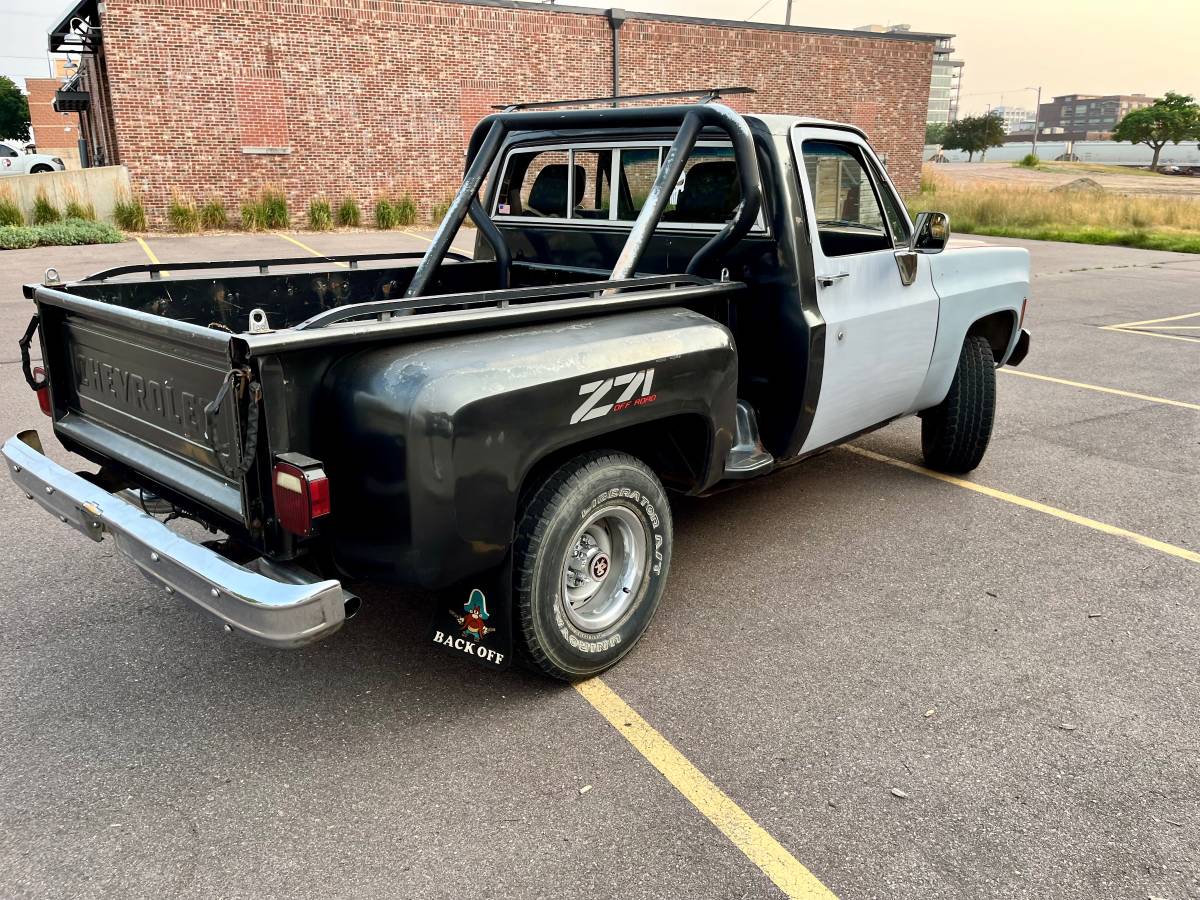 Chevy-4x4-custom-step-side-1979-18