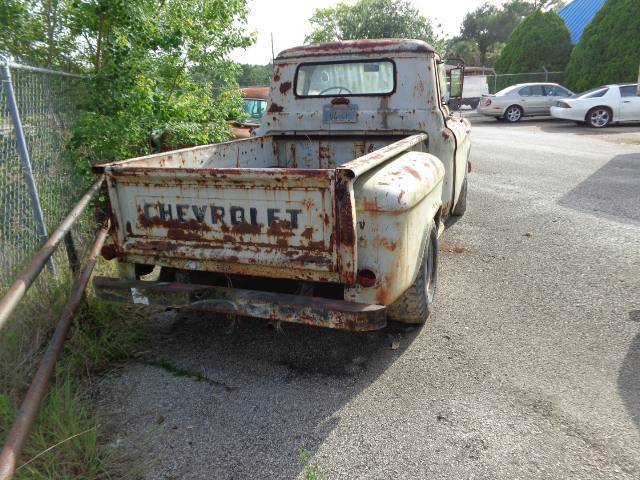 Chevy-apache-1957-2
