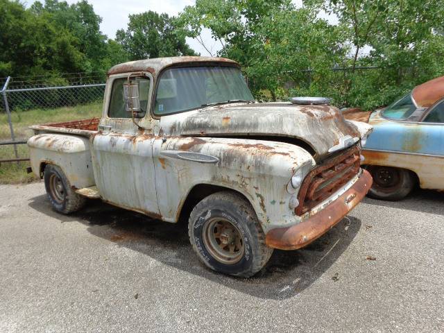 Chevy-apache-1957-3