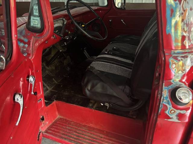 Chevy-apache-1958-red-17
