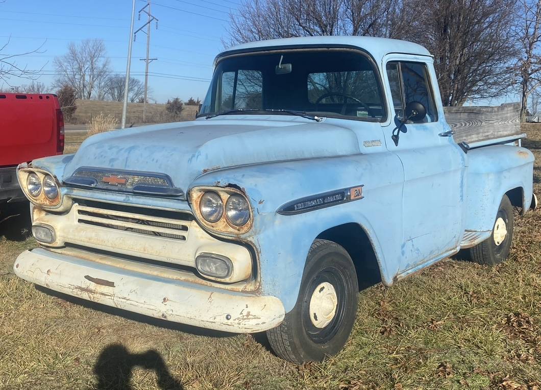 Chevy-apache-1959-blue