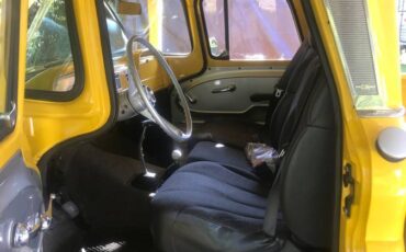 Chevy-apache-1961-yellow-1