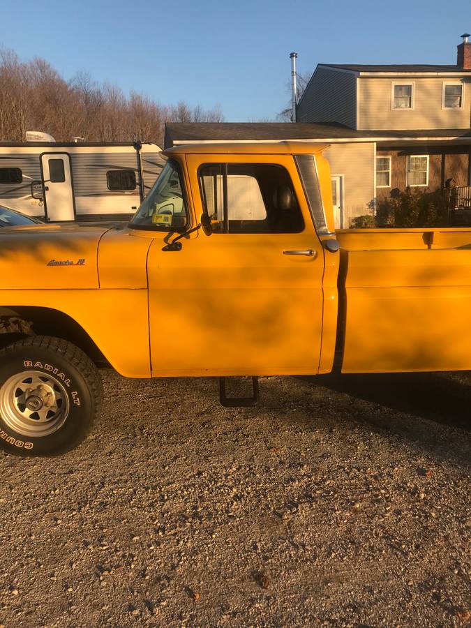 Chevy-apache-1961-yellow-11