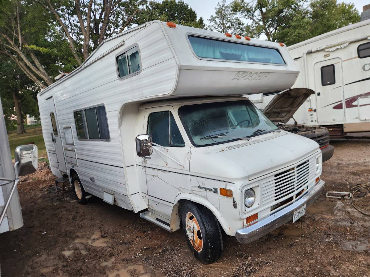 Chevy-apache-1977-5