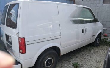 Chevy-astro-cargo-van-1992-white