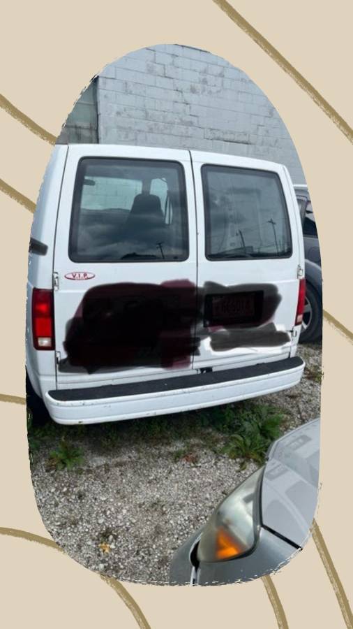Chevy-astro-cargo-van-1992-white-4