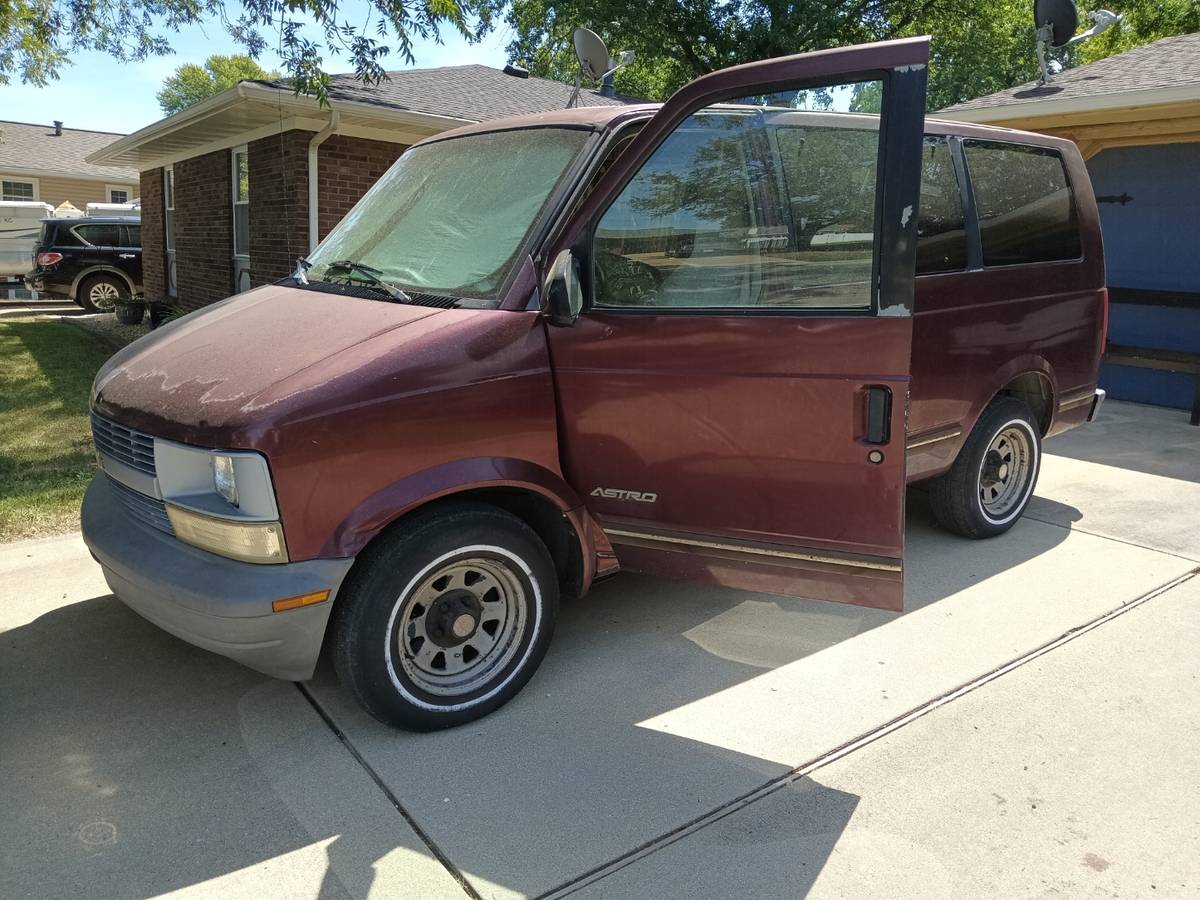 Chevy-astro-cs-van-1995-custom-6