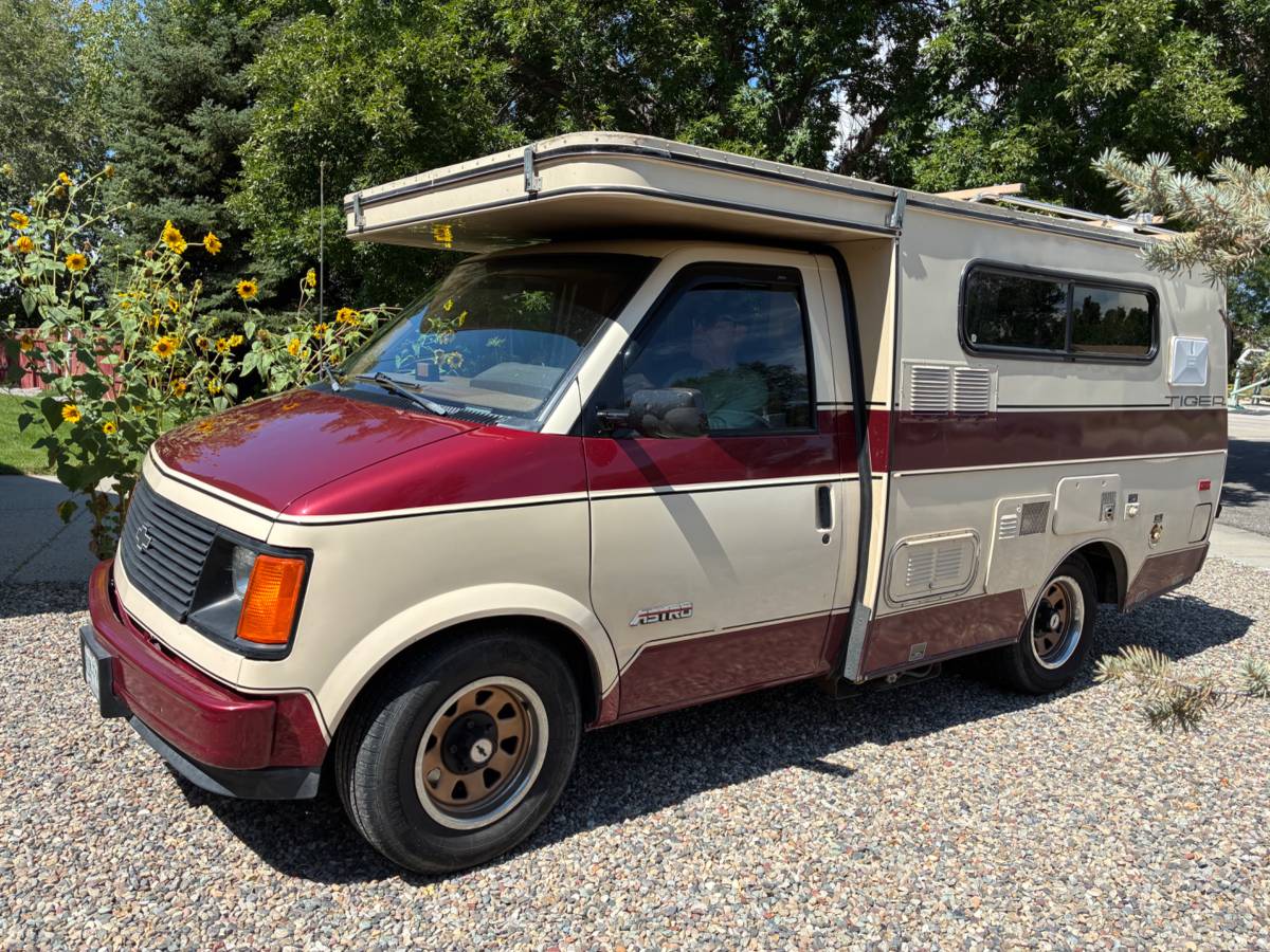 Chevy-astro-tiger-gt-1989-1