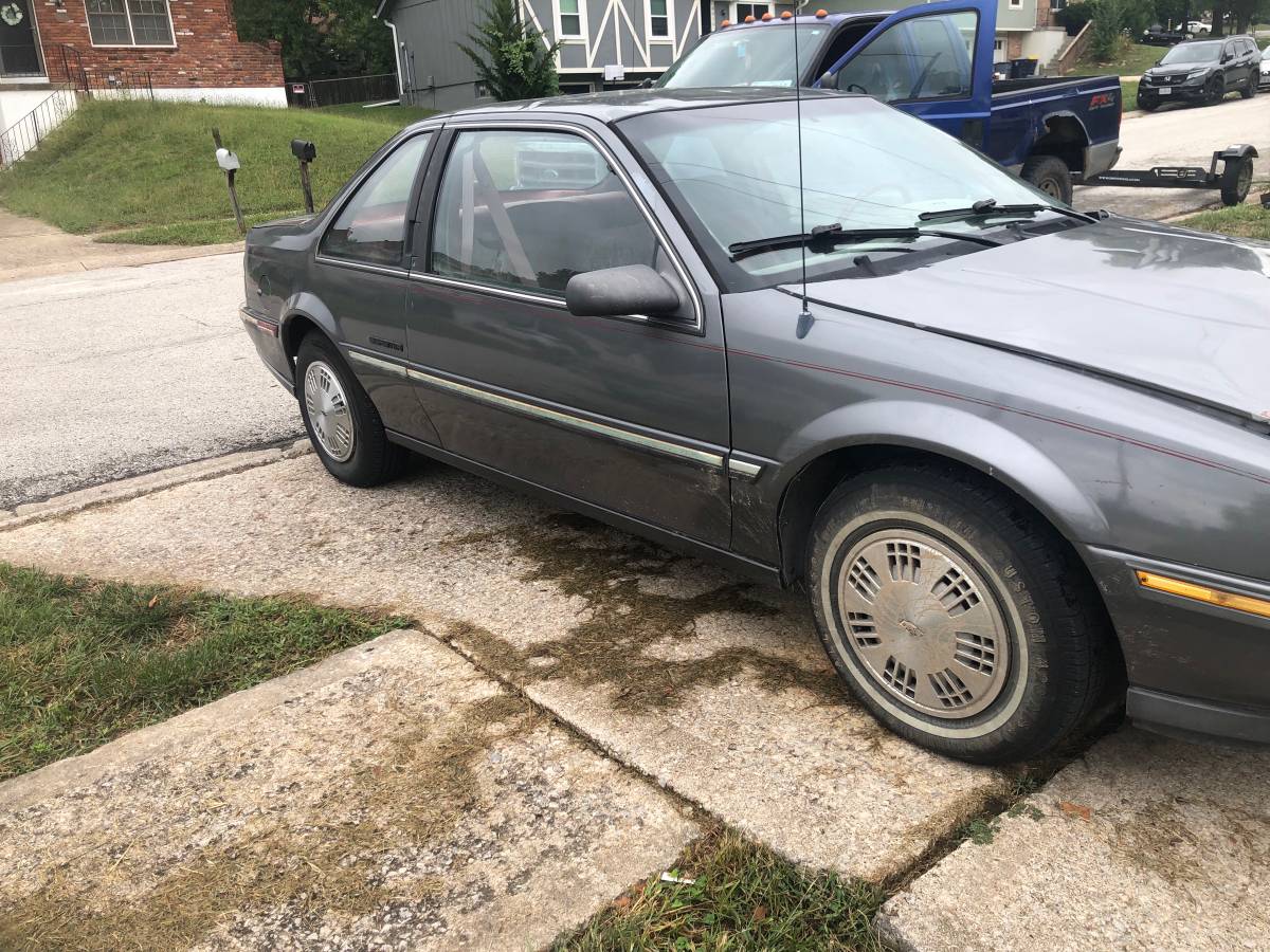 Chevy-beretta-1990-silver