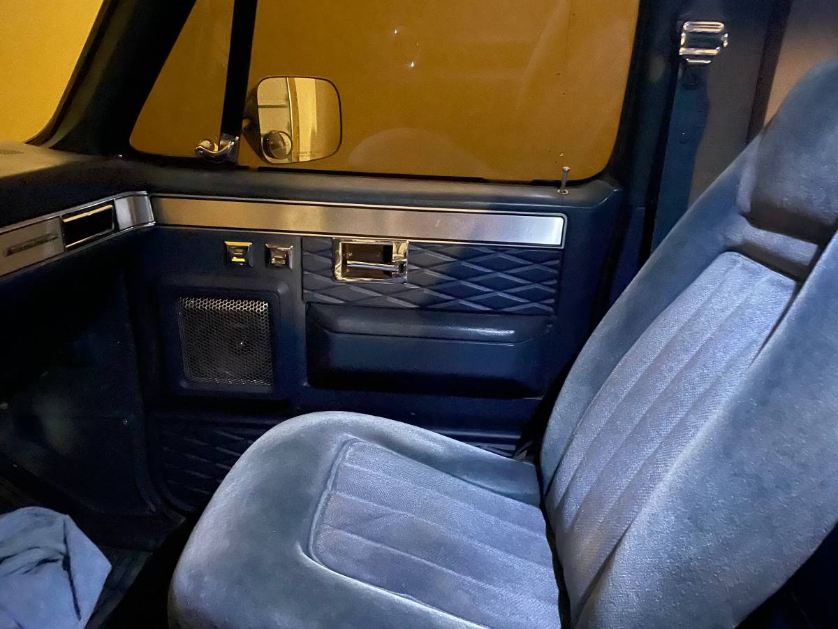 Chevy-blazer-1989-12