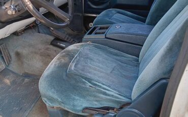 Chevy-blazer-4x4-1989-white-9