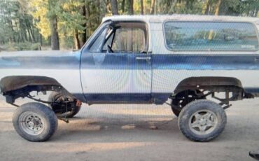 Chevy-blazer-k5-1975-custom-1