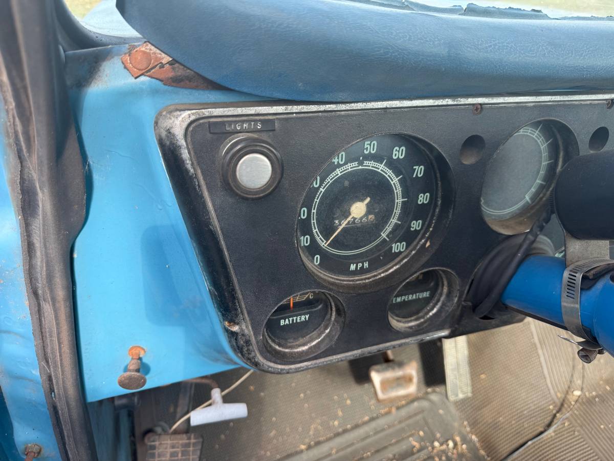 Chevy-c-10-1972-blue-12