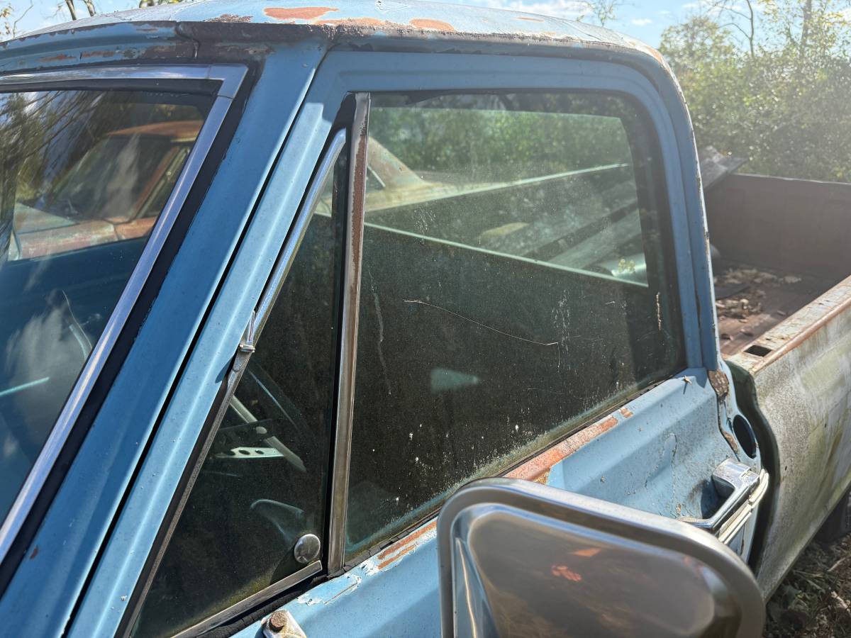 Chevy-c-10-1972-blue-17
