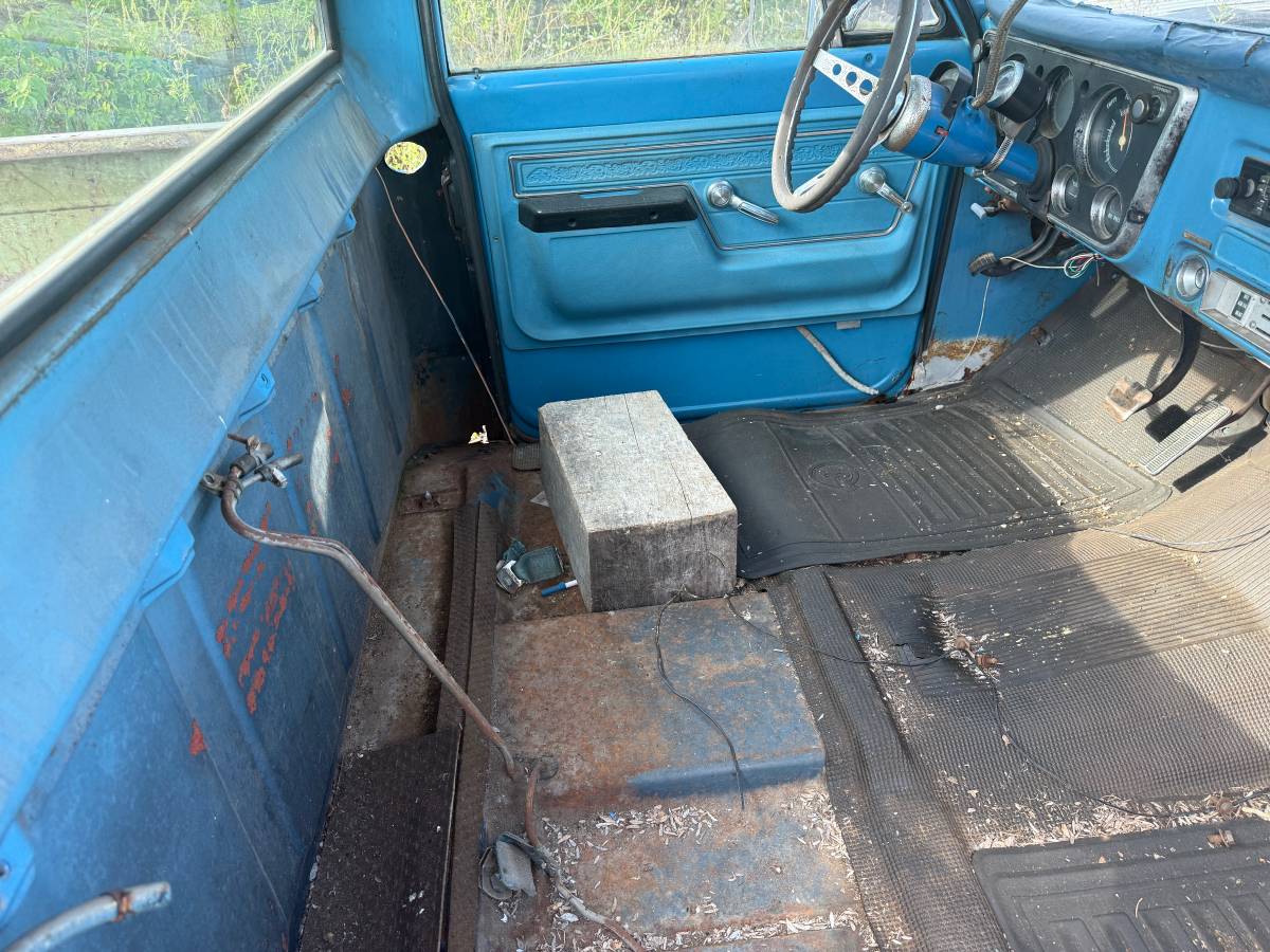 Chevy-c-10-1972-blue-9