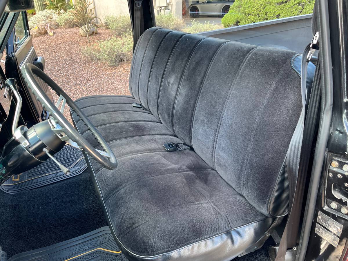 Chevy-c-10-factory-short-bed-1968-custom-13