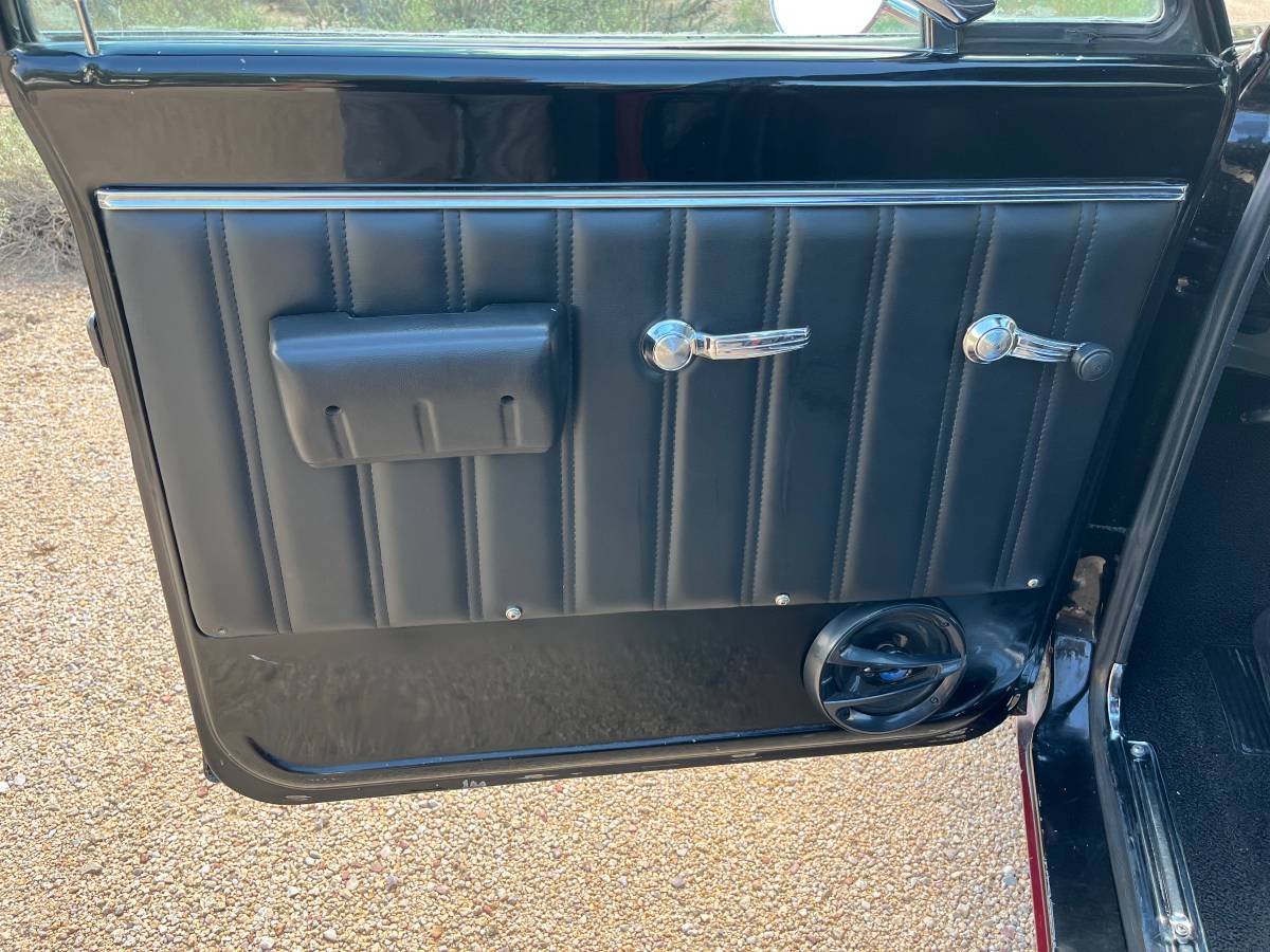 Chevy-c-10-factory-short-bed-1968-custom-14
