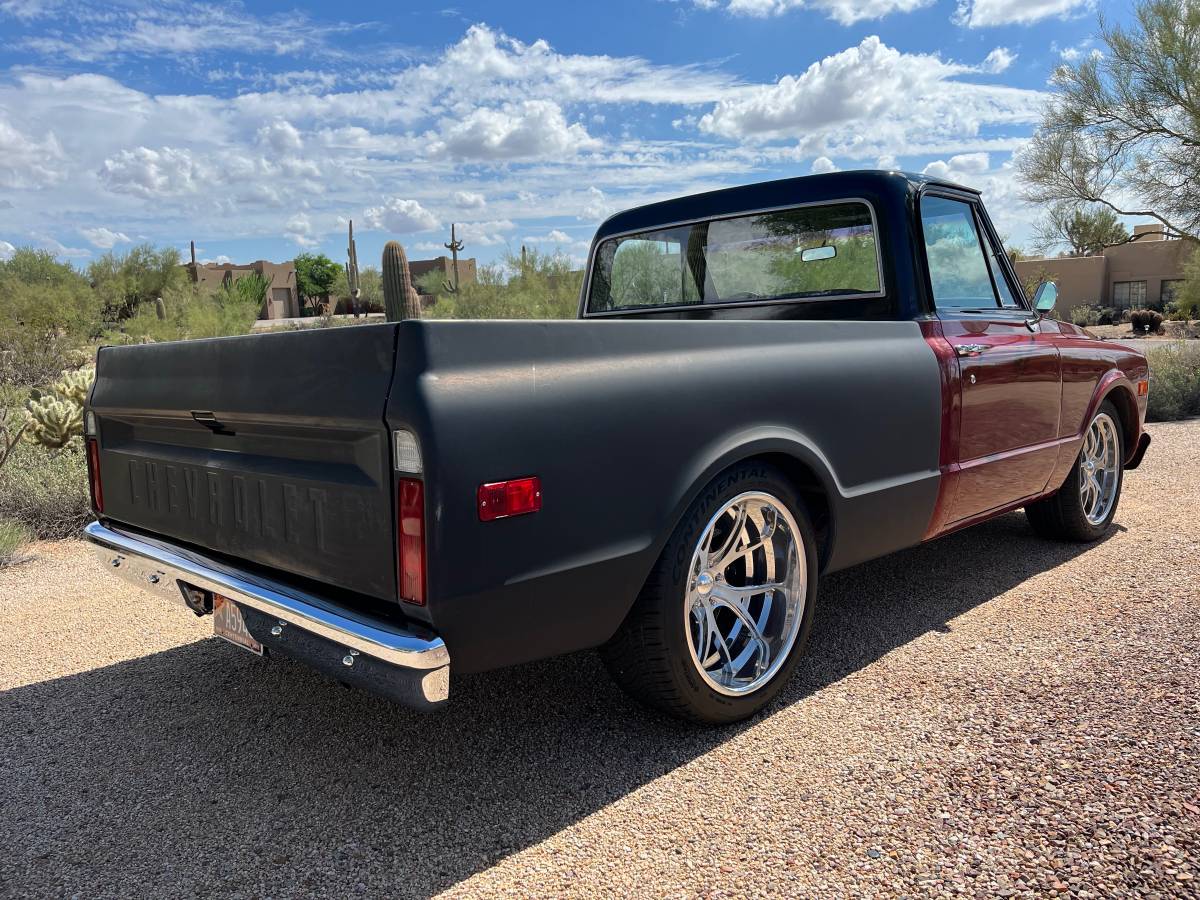 Chevy-c-10-factory-short-bed-1968-custom-2