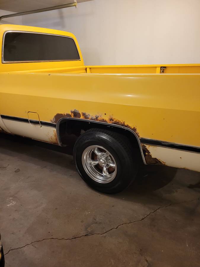 Chevy-c-10-pickup-1981-yellow-1