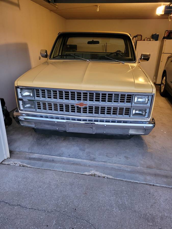 Chevy-c-10-pickup-1981-yellow-9