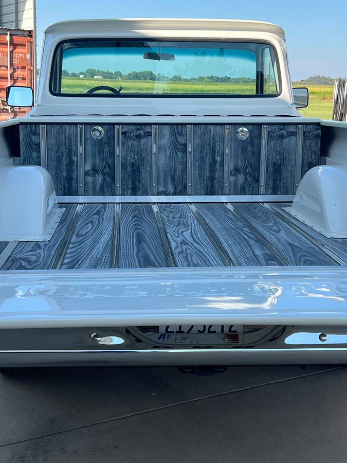 Chevy-c-20-1964-white-14