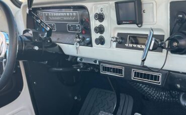 Chevy-c-20-1964-white-15